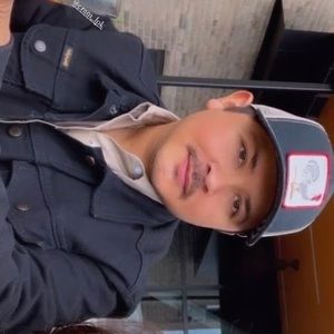 Meet your Posher, Carlos